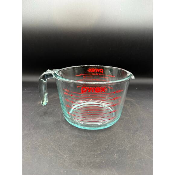 Vintage Pyrex Glass Measuring Cup: 4-Cup with Red Markings - Picture 5 of 8